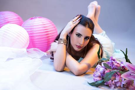 Pastel session with paper lanterns